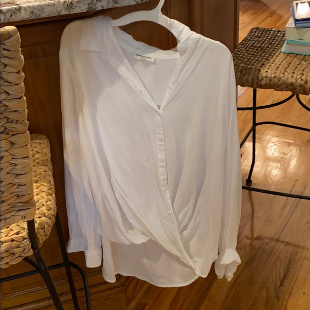 Beach lunch lounge white sleeved linen button up